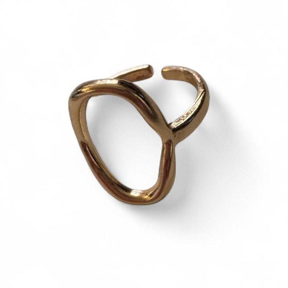 Size 6 Gold open ring with a unique design #boho...